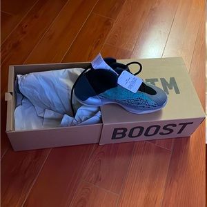 Yeezy QNTM Size 6 Brand New